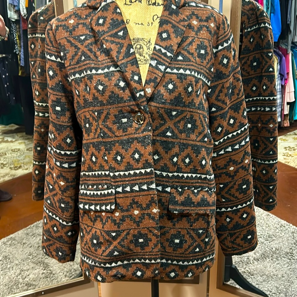 Red River Outfitters size medium.